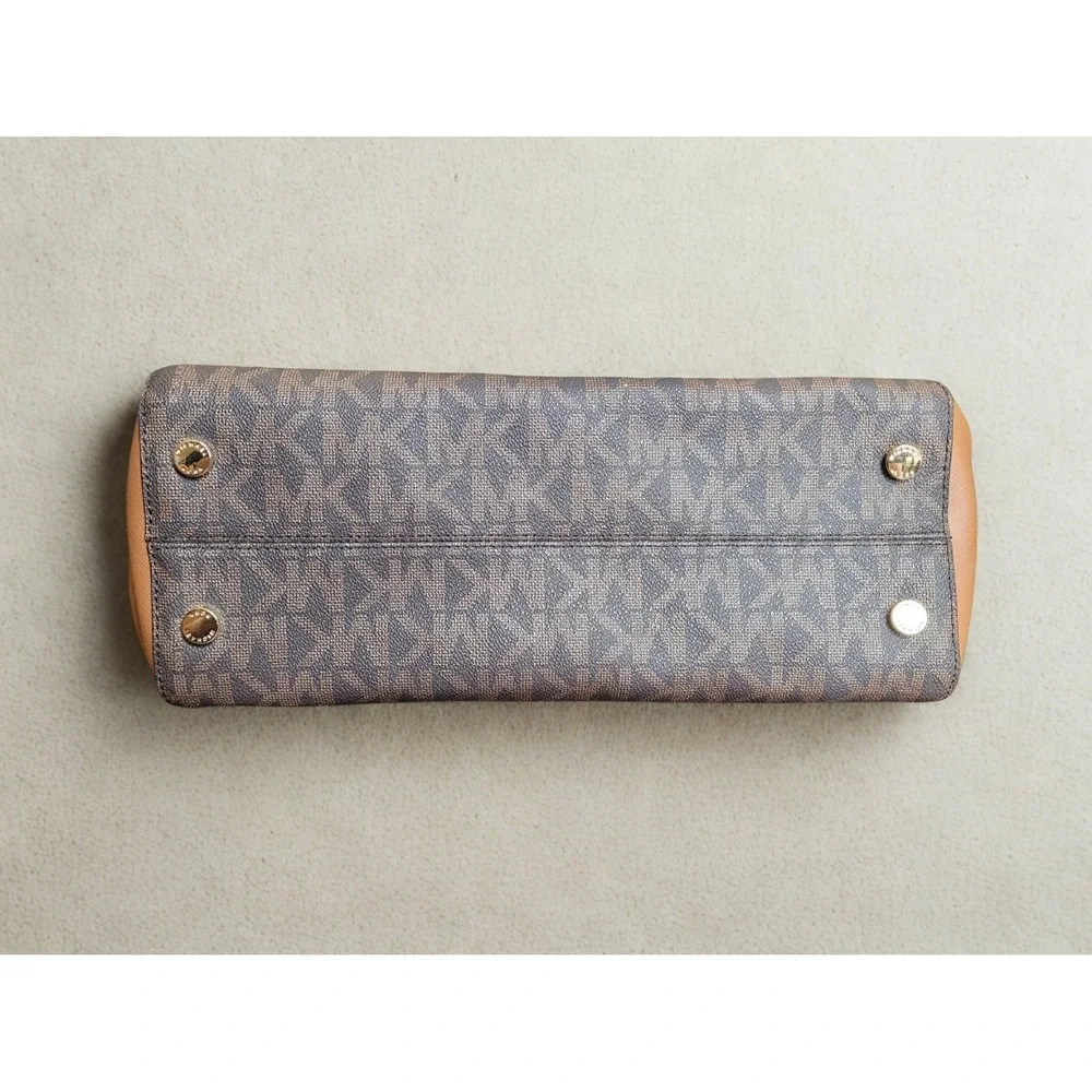 Michael Kors up sale
